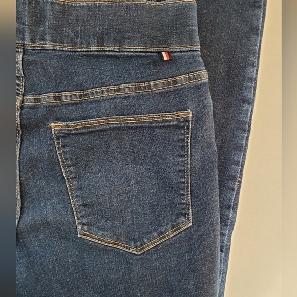 Tommy Hilfiger Gramercy Pull-On Skinny Jeans - Size 8 - Picture 8 of 14